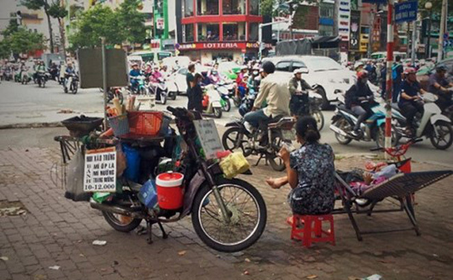 Xe ôm truyền thống rầu rĩ 'chết dần'