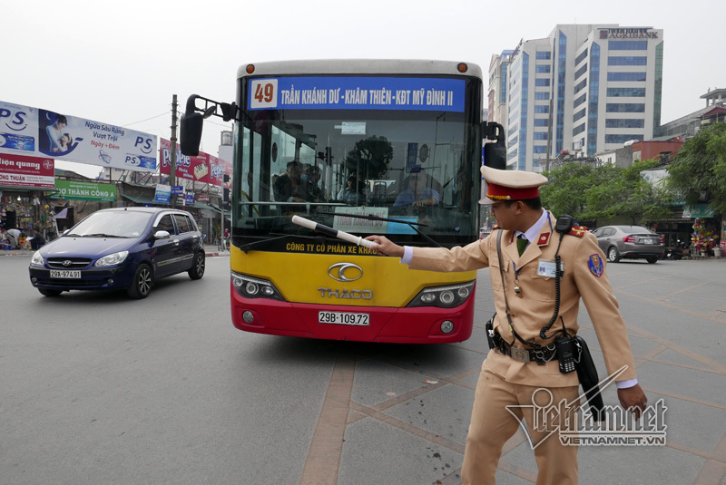 Đi vào làn này tài xế sẽ bị phạt nặng