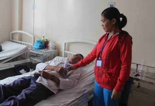 Chồng nén đau từ chối chữa ung thư để vợ con khỏi mang nợ