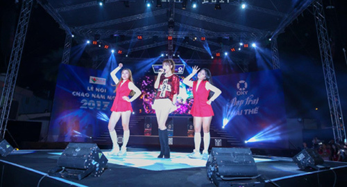 Teen Sài Thành ‘quẩy bung trời’ mùa lễ hội cuối năm