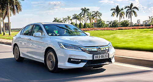 1/1/2017, Honda áp dụng giá mới hấp dẫn cho Accord