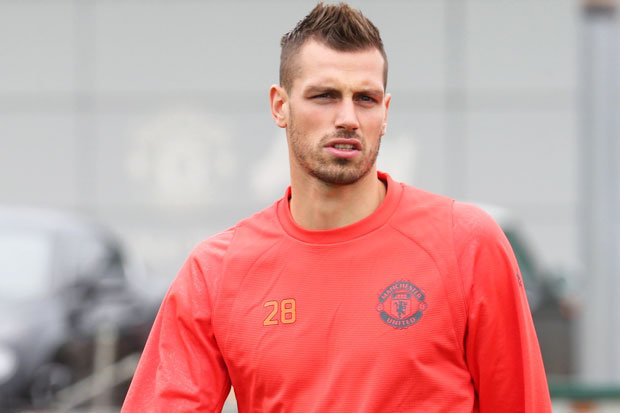 MU khước từ đề nghị 19 triệu bảng mua Schneiderlin