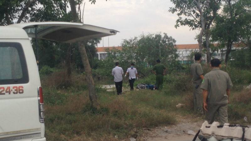 Điều tra vụ 2 thanh niên gục chết bên xe máy ở Sài Gòn