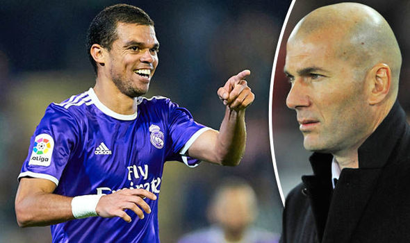 Sợ Pepe tái hợp Mourinho, Zidane ra tay hành động