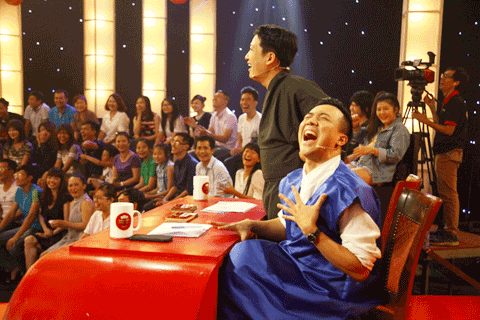 Trấn Thành, Trường Giang cười rung ghế vì hotboy bán trà sữa