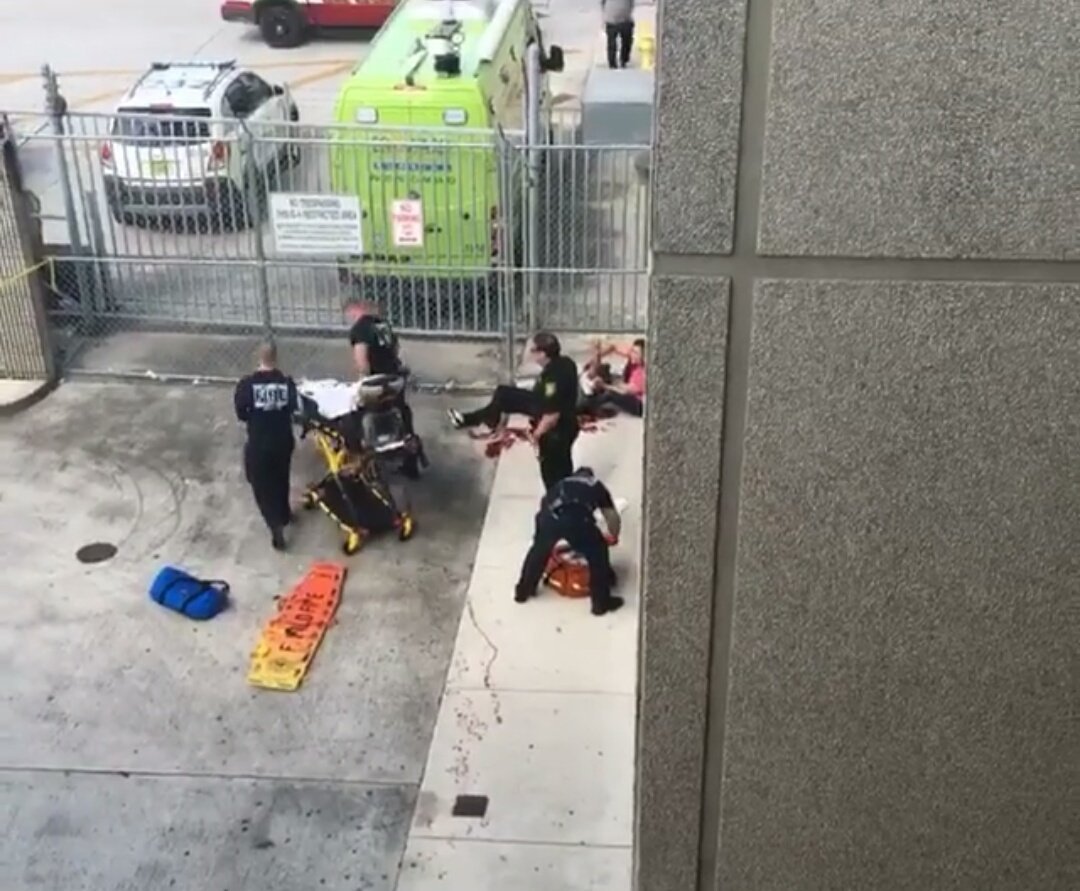 Xả súng ở sân bay Mỹ, 5 người thiệt mạng