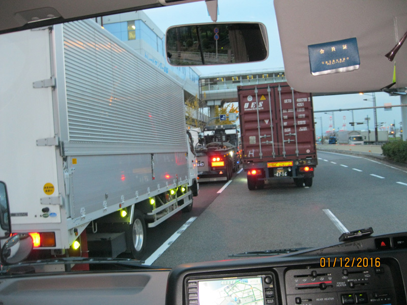 Vì sao giao thông ở Nhật không chen lấn, khói bụi?