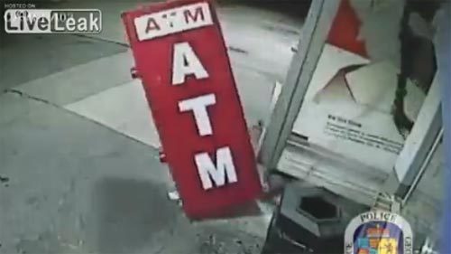 Xem cướp hốt cả cây ATM trong 1 phút