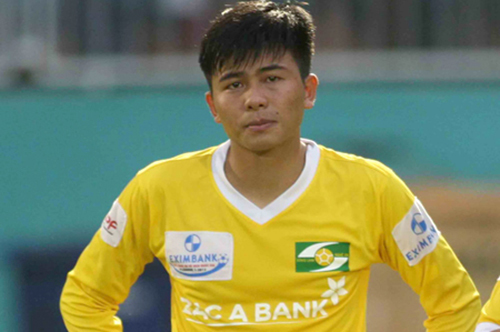 Mạnh Hùng đốt lưới nhà đẹp mắt làm bó tay thủ môn ĐTVN