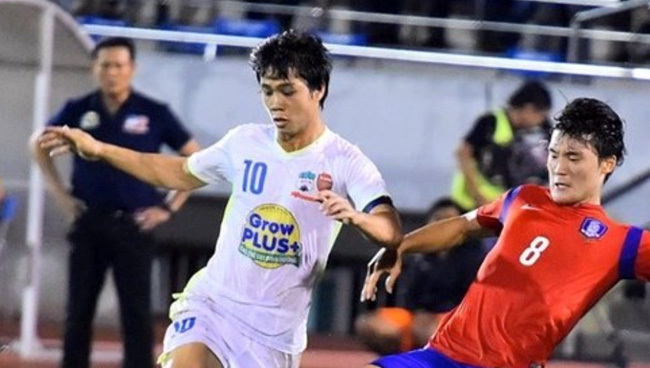 “Tắt điện” ở V-League 2017: Bầu Đức, hãy ra tay cứu Công Phượng!