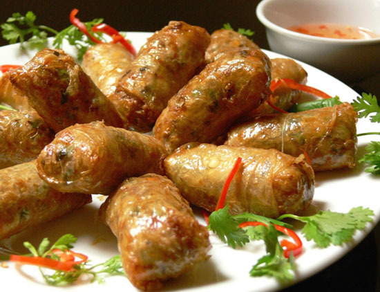 Cách làm nem rán giòn rụm, thơm ngon không bị cháy