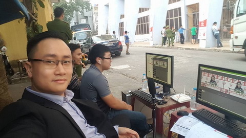 Bình luận viên ngồi quán trà đá tường thuật trực tiếp trận Hải Phòng vs Sài Gòn FC