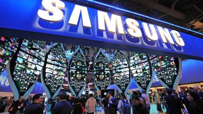 Sếp Samsung bị thẩm vấn vì bê bối tham nhũng trong chính phủ Hàn
