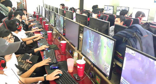 Cẩn thận với màn hình máy tính không rõ nguồn gốc