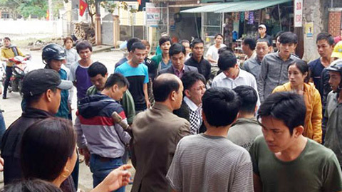 Một phó chủ tịch xã bị đánh trước cổng UBND xã