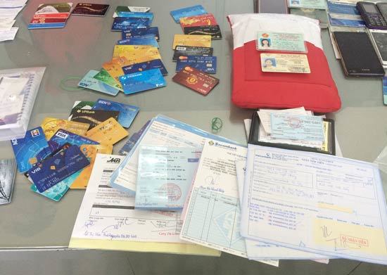 Bị lừa hàng tỉ đồng với kịch bản 2 triệu USD từ thiện