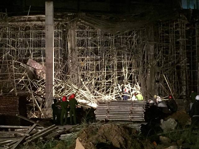 Sập giàn giáo ở Đà Nẵng, nhiều người bị thương