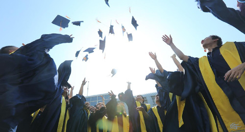 Nên du học ‘tại chỗ’ hay ra nước ngoài?