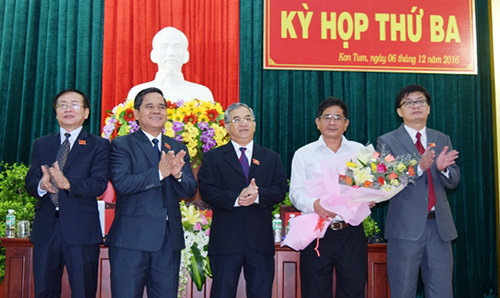 Phê chuẩn miễn nhiệm Phó Chủ tịch UBND tỉnh Kon Tum