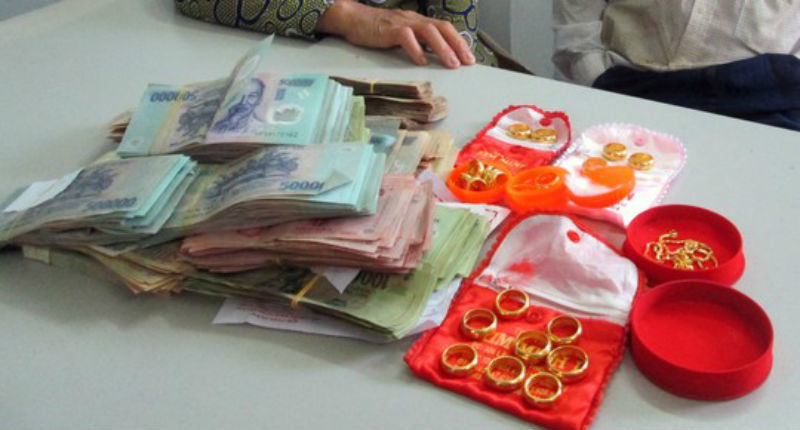 Nghi vấn dàn cảnh, trộm lượng lớn tiền vàng trên ô tô ở Sài Gòn