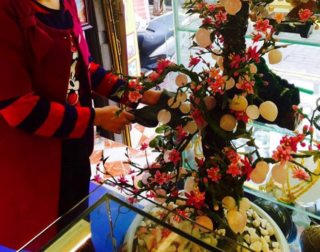 Cây đào đá quý 'độc nhất vô nhị', hơn 100 triệu không bán