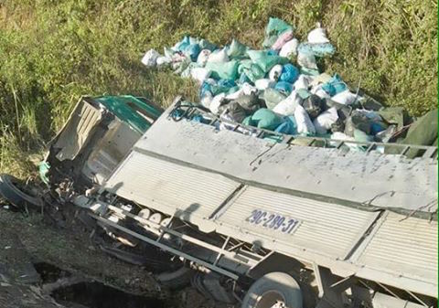 Xe tình nguyện gặp nạn ở đèo Pha Đin, 3 người thương nặng