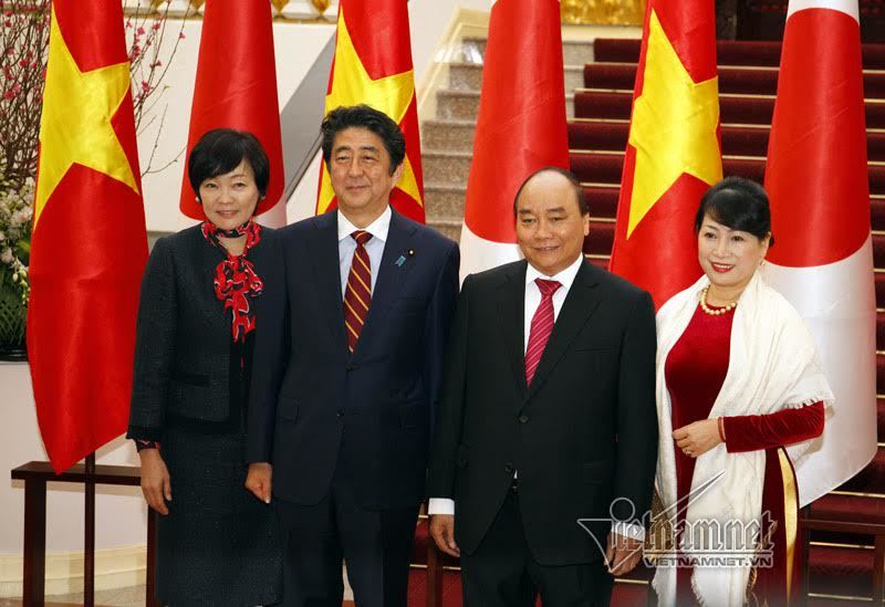 Thủ tướng đón, hội đàm với Thủ tướng Nhật Bản