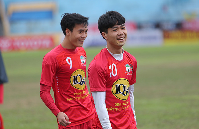 Fan nữ Thủ đô 