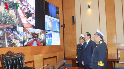 Chủ tịch nước nói chuyện với quân dân Trường Sa qua cầu truyền hình