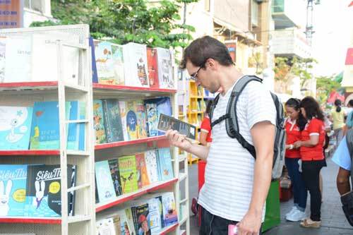 TP.HCM tổ chức Lễ hội Đường sách phục vụ Tết Đinh Dậu 2017