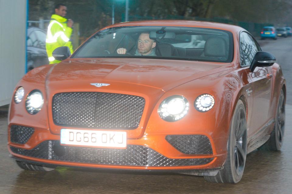 Rooney khoe siêu xe Bentley trị giá 7 tỷ đồng