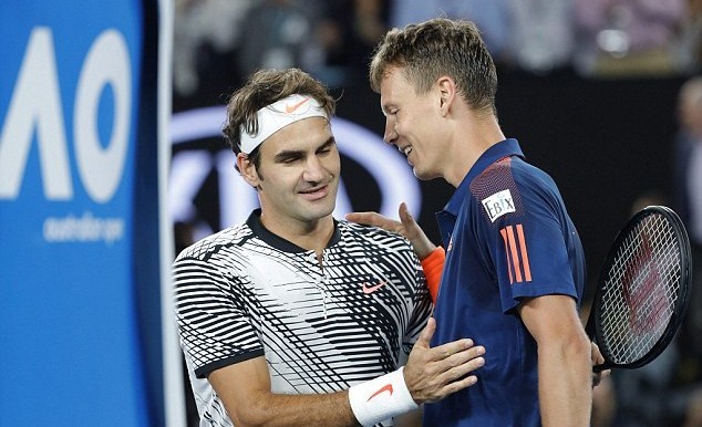 Khuất phục Tomas Berdych, Federer đụng Nishikori ở vòng 4