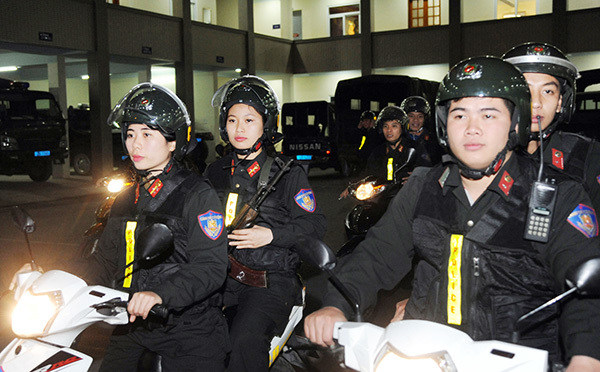 Tiểu đội nữ Cảnh sát đặc nhiệm đầu tiên của Thủ đô