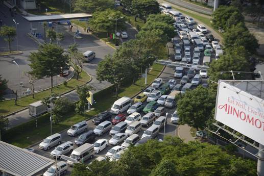 TPHCM lập tổ công tác 'giải cứu' kẹt xe cửa ngõ Tân Sơn Nhất