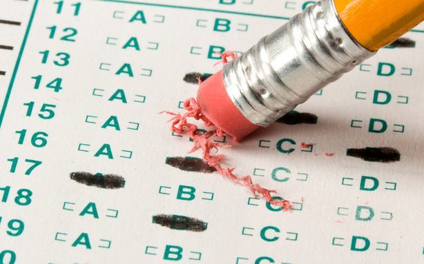 SAT, ACT, kỳ thi chuẩn hóa Mỹ và việc xét tuyển sinh đại học ở Việt Nam