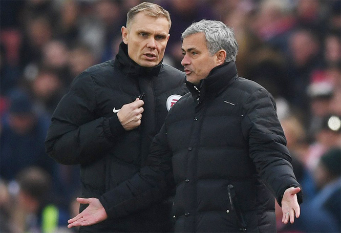 Mourinho bực bội vì MU để hòa quá nhiều