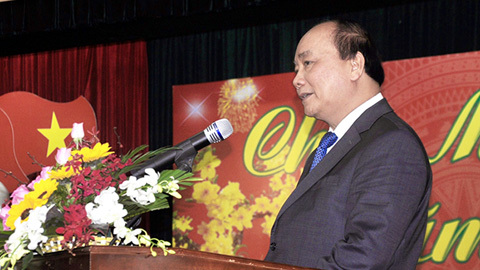 Thủ tướng gặp mặt nguyên lãnh đạo miền Trung