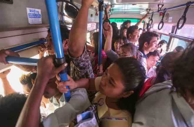 Dân Myanmar khổ sở vì hệ thống xe buýt mới