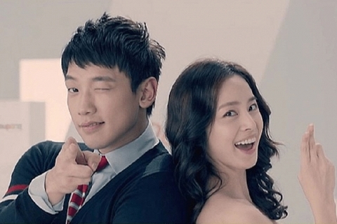 Hình ảnh đầu tiên của Bi Rain và Kim Tae Hee sau đám cưới