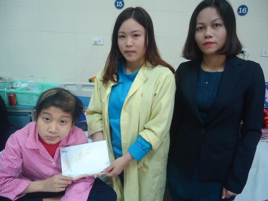 Gần 15 triệu đồng đến với bé Nguyễn Huy Tiệp mắc bệnh ung thư máu