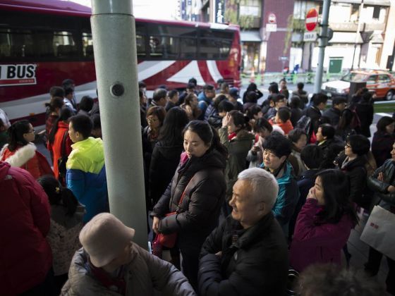 Dân Trung Quốc lũ lượt ra nước ngoài trốn Tết