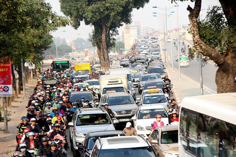 Chiều 27 Tết, ai ngờ Hà Nội tắc thế này