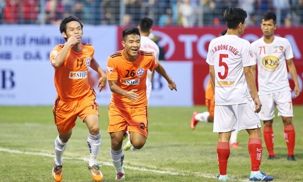 Màn trình diễn của sao trẻ V-League khiến Công Phượng 