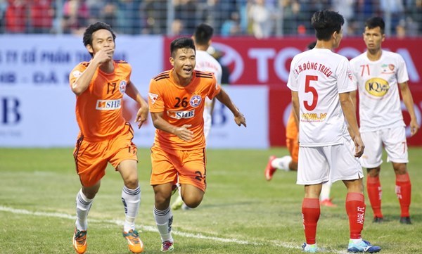 Màn trình diễn của sao trẻ V-League khiến Công Phượng