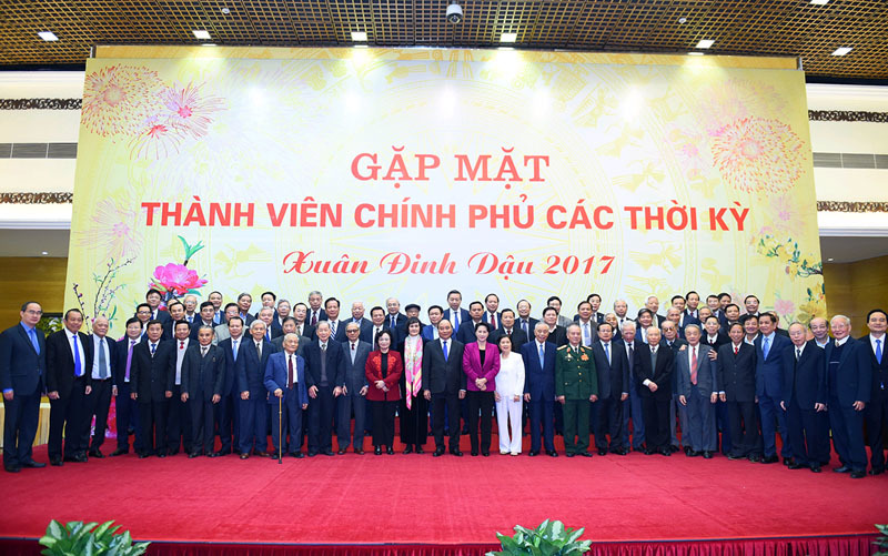 Thủ tướng gặp mặt thành viên Chính phủ các thời kỳ