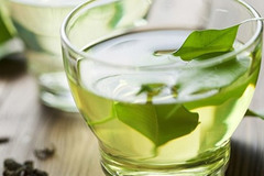 Uống trà xanh vào buổi sáng có tác dụng với sức khỏe bạn thế nào?