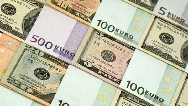 Tỷ giá ngoại tệ ngày 26/1: USD thế giới tụt giảm, trong nước tăng