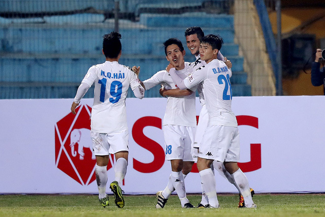 Giải ngân nửa triệu USD, Hà Nội FC và Than Quảng Ninh ăn tết to