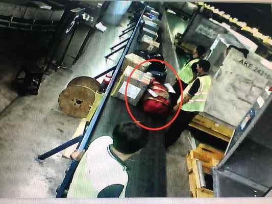 Thực hư vụ hành lý của Việt kiều bị cắt khóa ở Tân Sơn Nhất