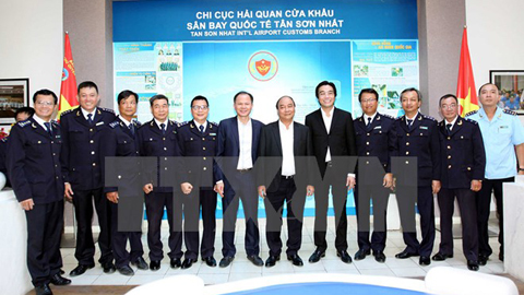 Thủ tướng yêu cầu hải quan tạo thuận lợi cho kiều bào về nước ăn Tết